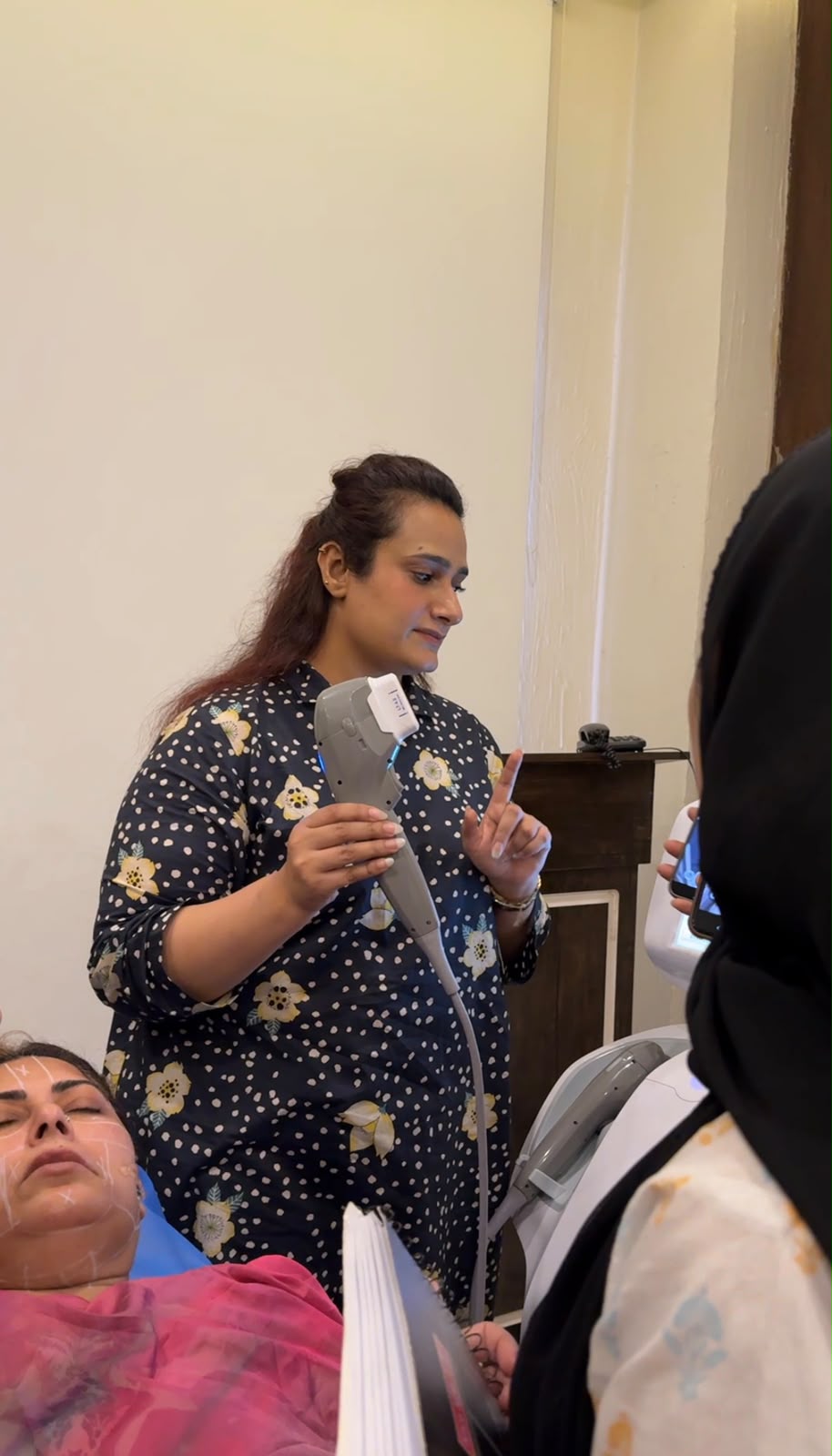 Mole Tag Removal Course in Lahore
